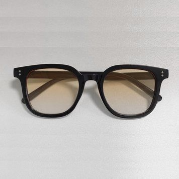 Square sunglasses Black with beige lenses (A9620)